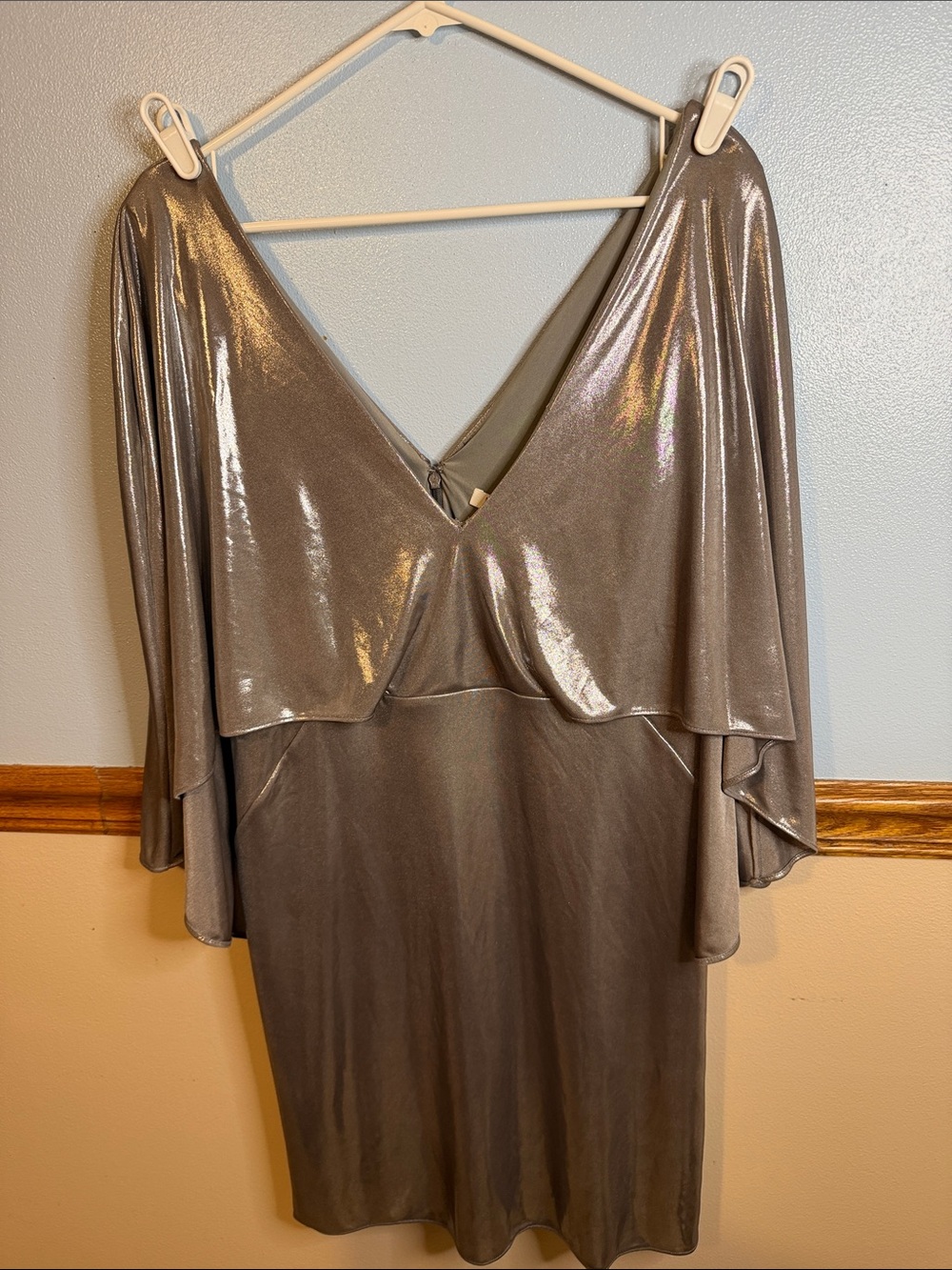 NWT Halston Heritage Gray V-Neck Cocktail Dress FJN152072 Size 12 *READ FLAW*